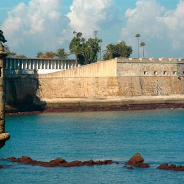 Murallas Marítima de-la-ciudad-de-Cádiz